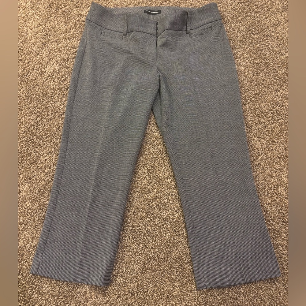 Express Women's Charcoal Capris